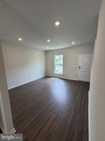 18 IRONWOOD CT, Kearneysville, WV 25430