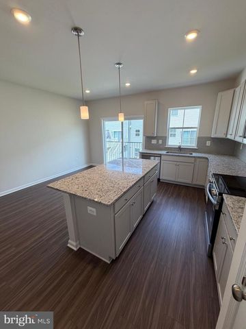 18 IRONWOOD CT, Kearneysville, WV 25430