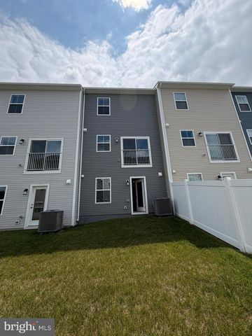 18 IRONWOOD CT, Kearneysville, WV 25430