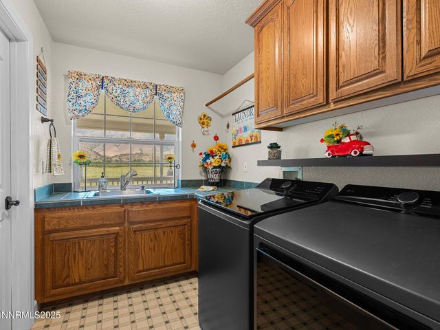 801 Larson Lane, Coleville, CA 96107