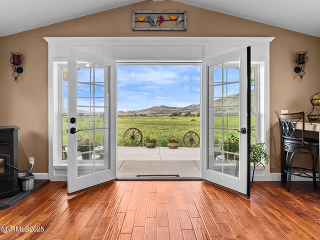 801 Larson Lane, Coleville, CA 96107