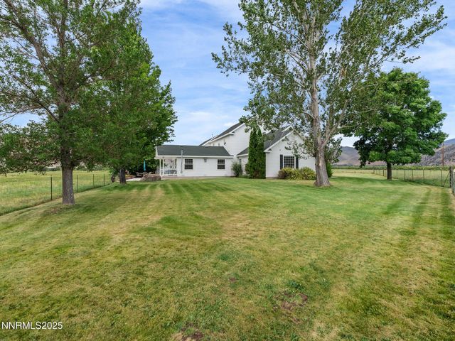 801 Larson Lane, Coleville, CA 96107