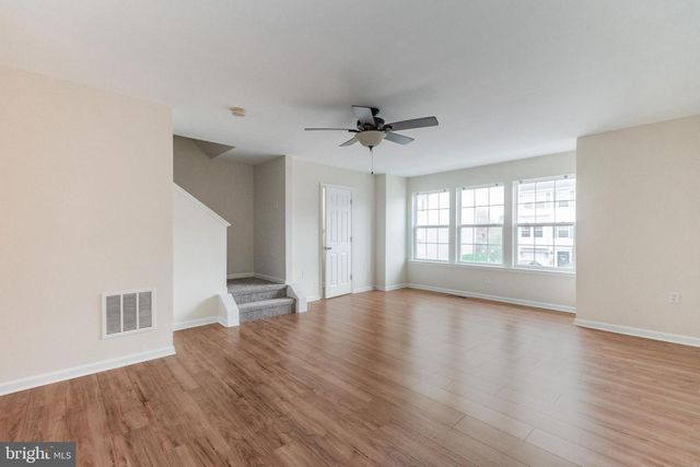 48 CARNEGIE LINKS DR, Martinsburg, WV 25405