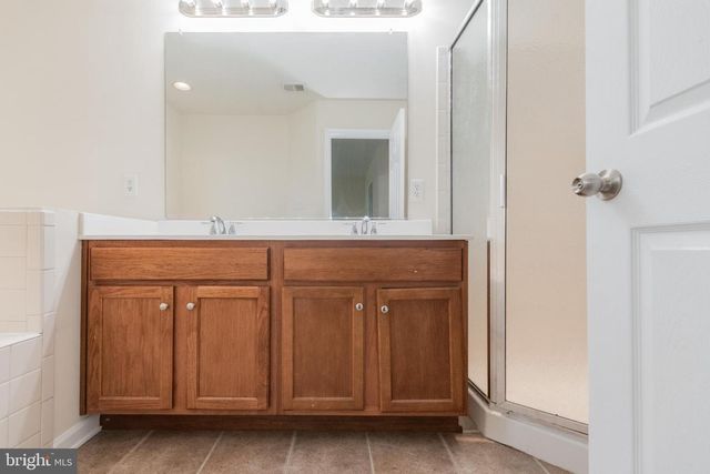 48 CARNEGIE LINKS DR, Martinsburg, WV 25405