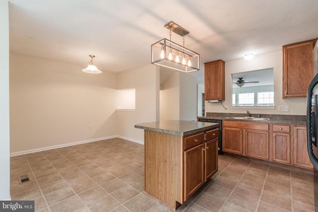 48 CARNEGIE LINKS DR, Martinsburg, WV 25405