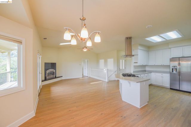 294 S Arbona Circle, Sonora, CA 95370