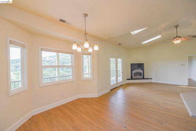 294 S Arbona Circle, Sonora, CA 95370