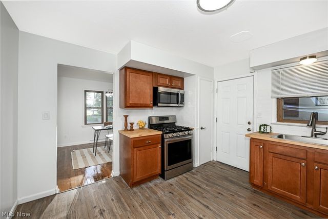 324 N Hawkins Avenue, Akron, OH 44313