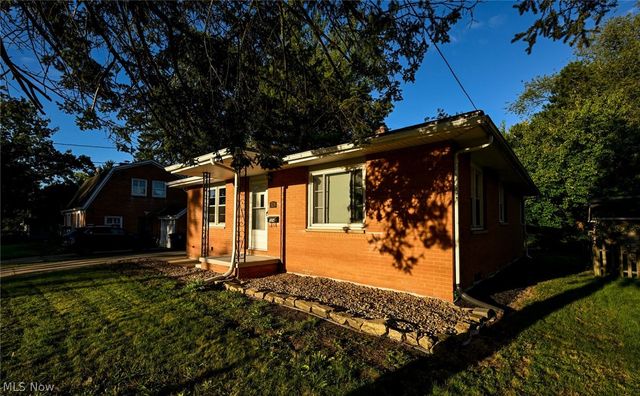 324 N Hawkins Avenue, Akron, OH 44313