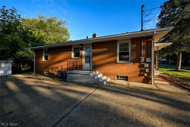 324 N Hawkins Avenue, Akron, OH 44313