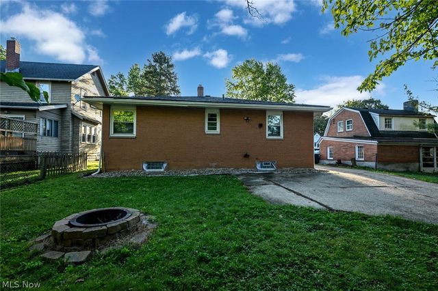 324 N Hawkins Avenue, Akron, OH 44313