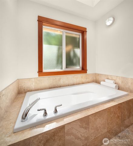 14744 Sivertson Road NE, Bainbridge Island, WA 98110