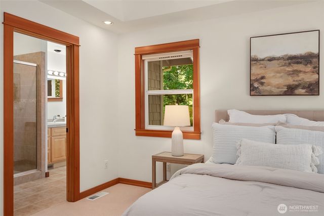 14744 Sivertson Road NE, Bainbridge Island, WA 98110