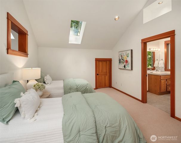 14744 Sivertson Road NE, Bainbridge Island, WA 98110