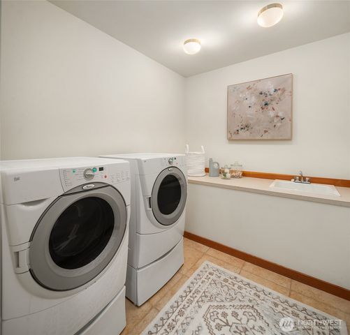 14744 Sivertson Road NE, Bainbridge Island, WA 98110