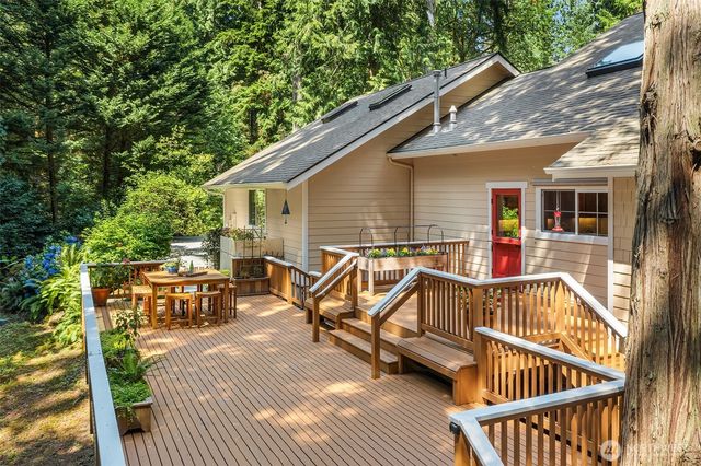 14744 Sivertson Road NE, Bainbridge Island, WA 98110