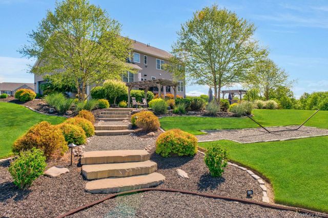 27 Wild Turkey Lane, Rock Tavern, NY 12575