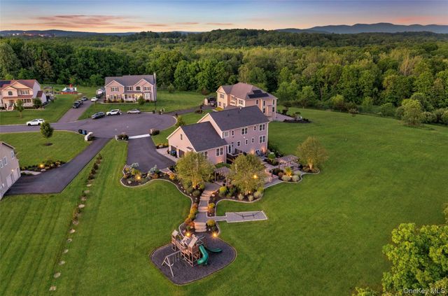 27 Wild Turkey Lane, Rock Tavern, NY 12575