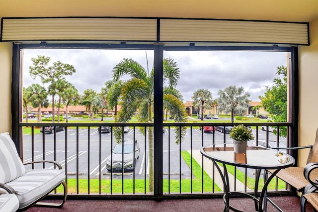 627 Sea Pine Way B2, Greenacres, FL 33415