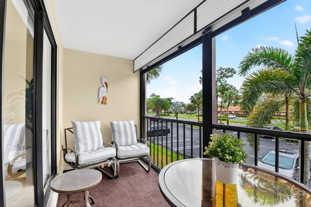 627 Sea Pine Way B2, Greenacres, FL 33415