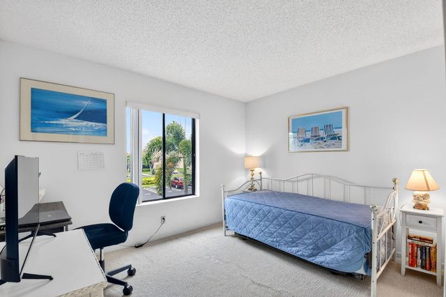 627 Sea Pine Way B2, Greenacres, FL 33415