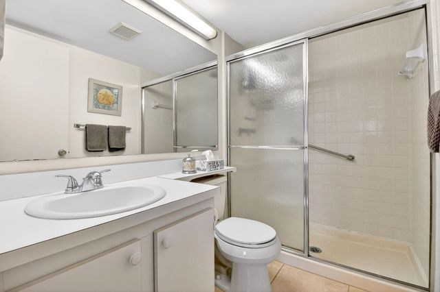 627 Sea Pine Way B2, Greenacres, FL 33415