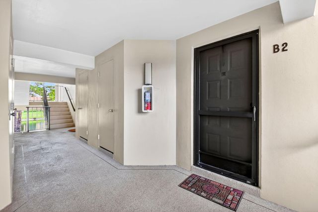 627 Sea Pine Way B2, Greenacres, FL 33415