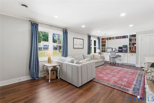609 Pocono Dr, Richmond, VA 23236