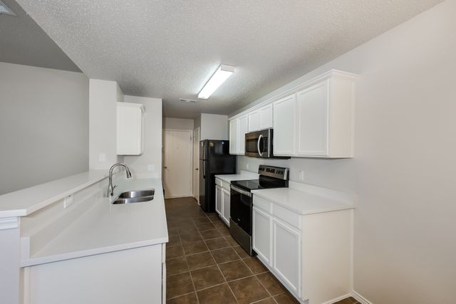 317 Oakhurst Drive, Seagoville, TX 75159