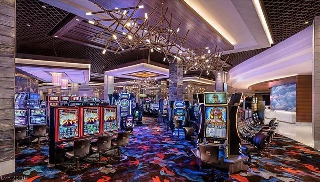 4381 Flamingo Road 15310, Las Vegas, NV 89103