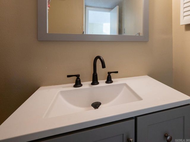 2001 Reservoir Rd Apt 12, Little Rock, AR 72227