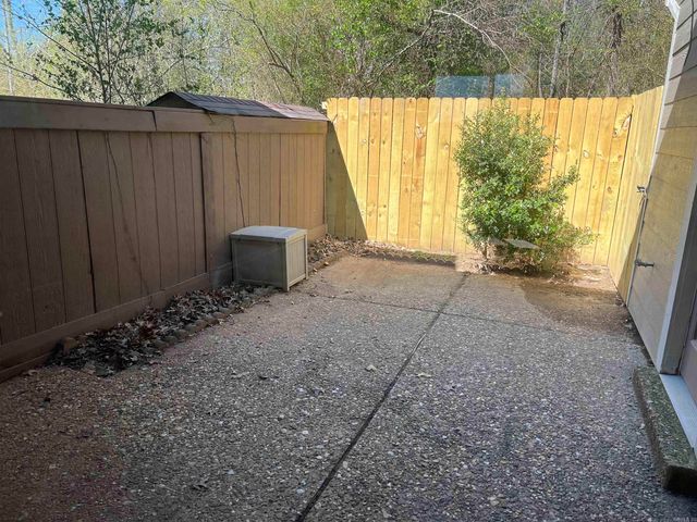 2001 Reservoir Rd Apt 12, Little Rock, AR 72227