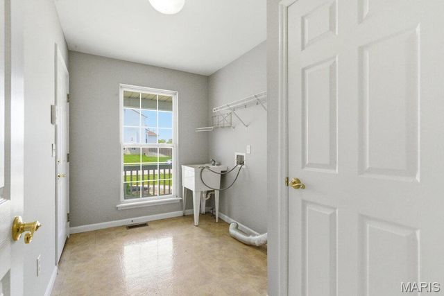 1300 Presidents Landing Drive, O'fallon, MO 63366