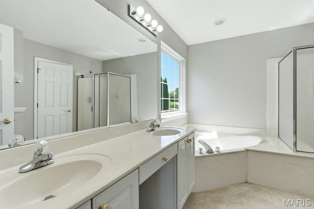 1300 Presidents Landing Drive, O'fallon, MO 63366