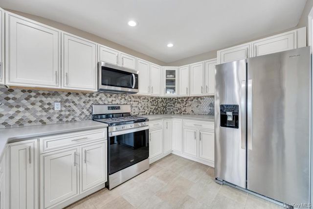 794 Sayville Avenue, Bohemia, NY 11716