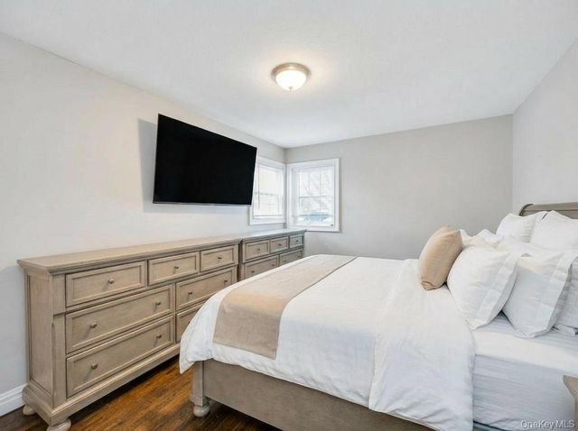 794 Sayville Avenue, Bohemia, NY 11716