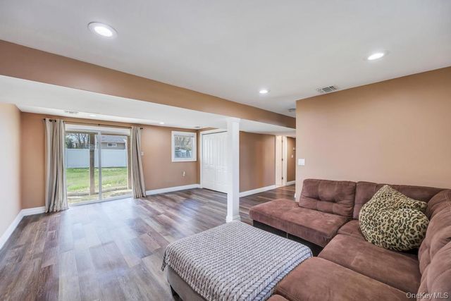 794 Sayville Avenue, Bohemia, NY 11716