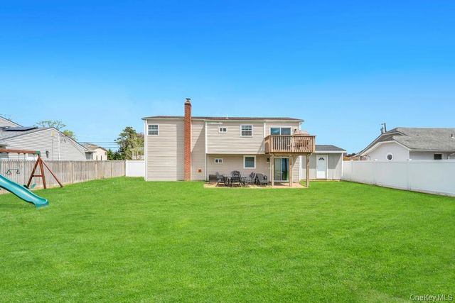 794 Sayville Avenue, Bohemia, NY 11716