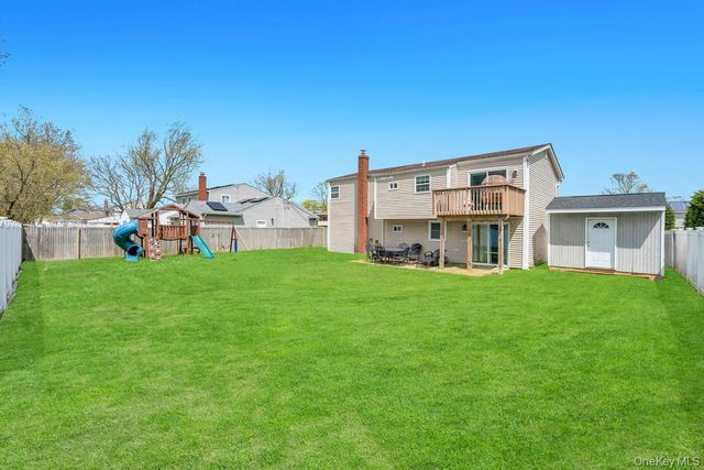 794 Sayville Avenue, Bohemia, NY 11716