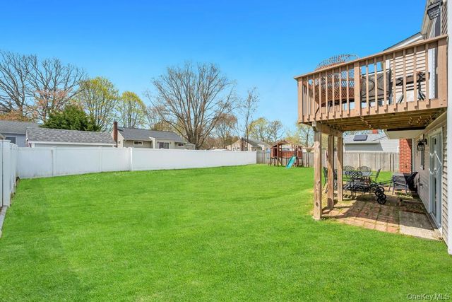 794 Sayville Avenue, Bohemia, NY 11716