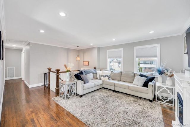 794 Sayville Avenue, Bohemia, NY 11716