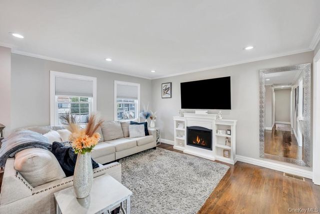 794 Sayville Avenue, Bohemia, NY 11716