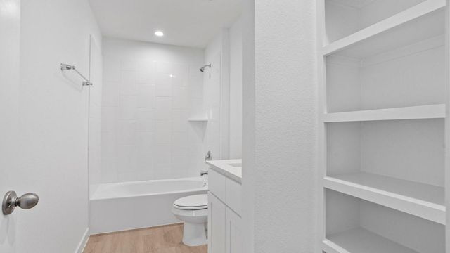 9007 Beaming Sun Lane, Iowa Colony, TX 77583