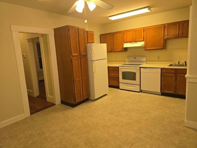 7 Spruce Street 2, Clinton, MA 01510