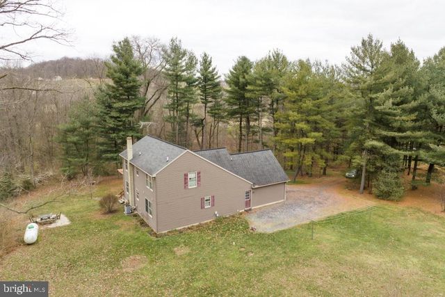 587 CHESTNUT HILL RD, Denver, PA 17517