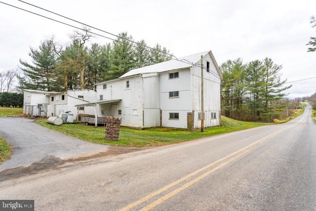 587 CHESTNUT HILL RD, Denver, PA 17517