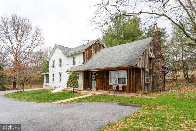 587 CHESTNUT HILL RD, Denver, PA 17517