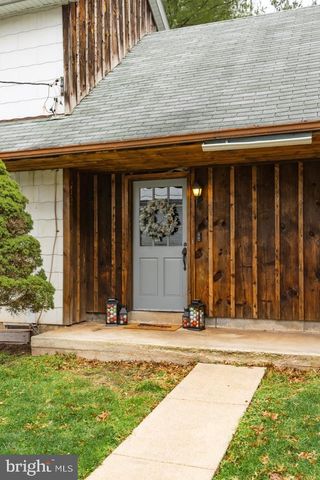 587 CHESTNUT HILL RD, Denver, PA 17517