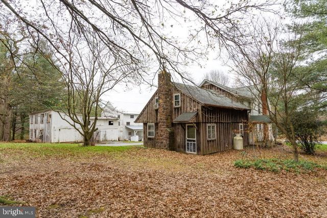 587 CHESTNUT HILL RD, Denver, PA 17517