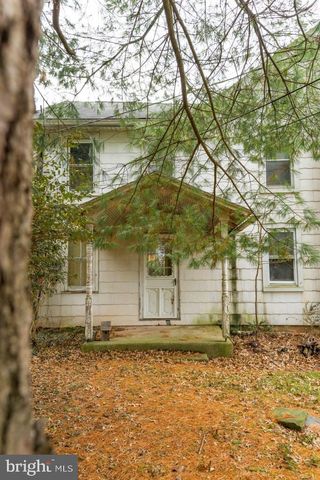 587 CHESTNUT HILL RD, Denver, PA 17517